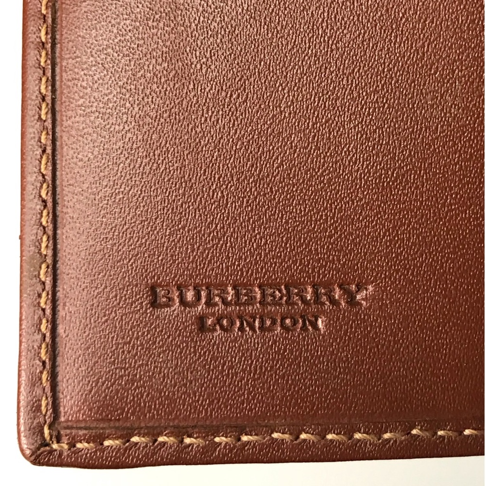 Burberry Nova Check 6-Key Holder Case 😍🔥 - Picture 11 of 17